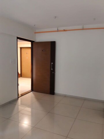Room in 1 BHK Apartment at Goregaon West View CHS, Goregaon West – for Rent