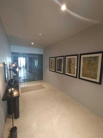 Room in 4 BHK Apartment at Rustomjee Crown Phase 2, Prabhadevi – for Sale