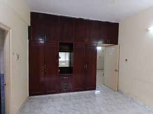 Room in 3 BHK Builder Floor at Koramangala – for Rent