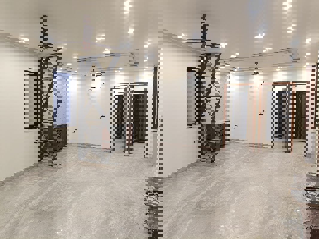 4 BHK + Pooja Room Builder Floor For Rent in Kamras Apartment