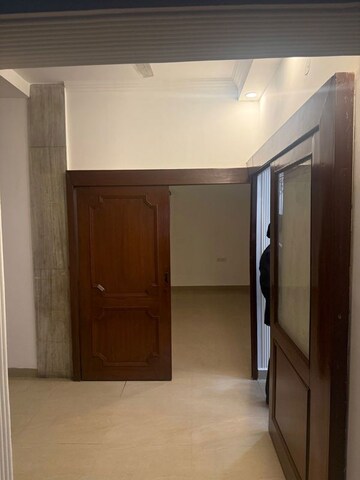 Room in 3 BHK Apartment at Malviya Nagar – for Sale