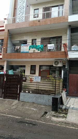 1 RK Builder Floor For Rent in Sector 80