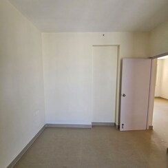 2 BHK Apartment For Sale in Sare Crescent Parc Royal Greens Phase II
