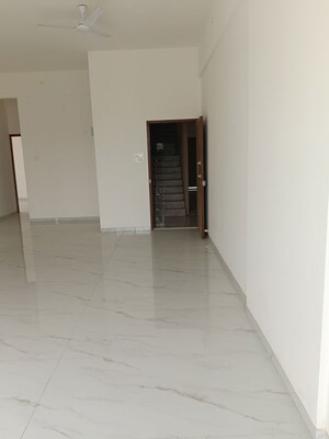 Room in 3 BHK Apartment at New Saket Apartment, Santacruz West – for Sale