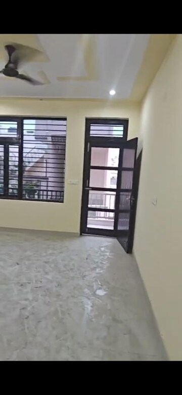 Room in 2 BHK Builder Floor at Sgm Nagar – for Rent