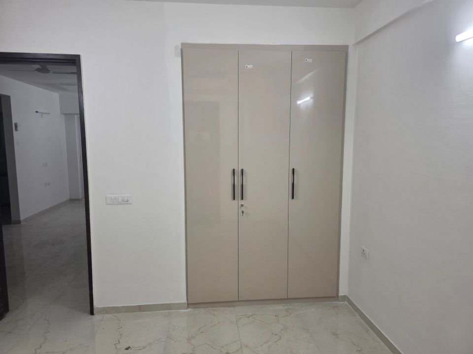 2.5 BHK + Study Room 1100 Sq.Ft. Apartment in Smart World Gems
