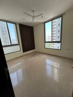 Room in 2 BHK Apartment at Piramal Vaikunth, Balkum Pada – for Sale