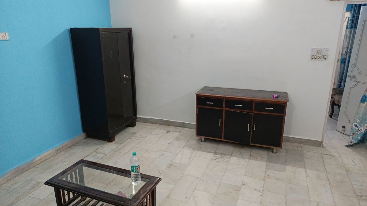 1 BHK + Extra Room Builder Floor For Rent in West Patel Nagar