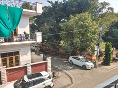 5 BHK + Servant Room,Extra Room Villa For Sale in Vishesh Khand