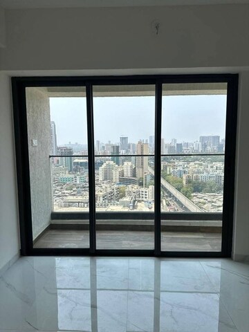 Room in 2 BHK Apartment at Level The Residences, Andheri West – for Rent