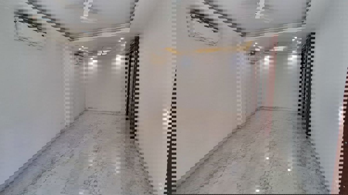 4 BHK + Servant Room Builder Floor For Sale in Saket