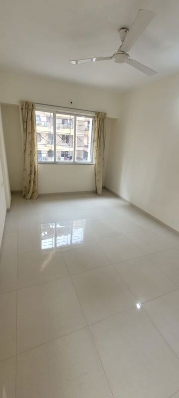 Room in 2 BHK Apartment at Lanke Palm Avenue, Wakad – for Rent
