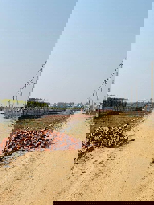 Plot For Sale in Modipuram