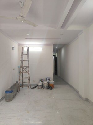2 BHK Builder Floor For Rent in Sarvapriya Vihar