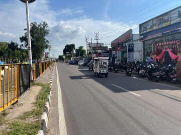  Showroom – Exterior View View at Sgpgi - for Rent