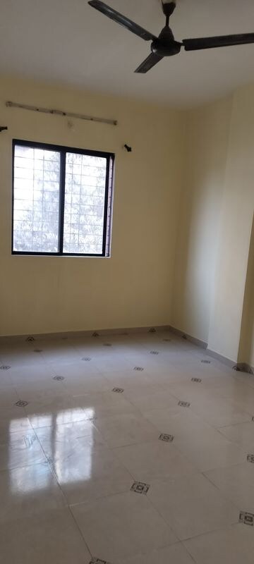 Room in 2 BHK Apartment at G K Daffodils Housing Society, Pimple Saudagar – for Rent