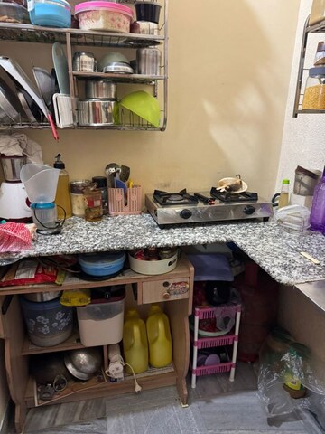 Living Room in 1 BHK Builder Floor at Sector 18 – for Rent