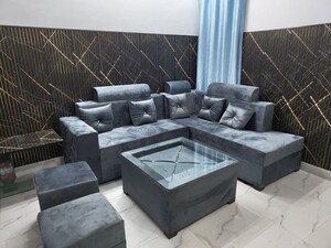 Living Room in 2 BHK Builder Floor at Dwarka Mor – for Rent