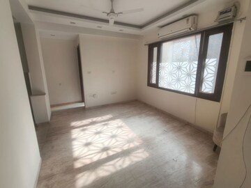 Room in 3 BHK Apartment at Hong Kong Bazaar, Sector 57 – for Rent