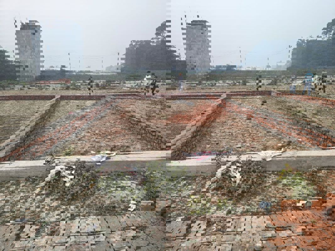 Plot For Sale in Matiyari