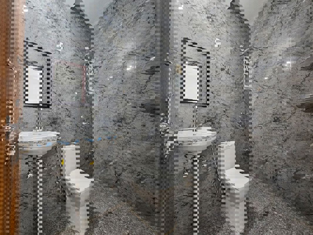 2 BHK Apartment For Rent in Saket