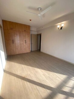 4 BHK + Servant Room Apartment For Rent in DLF New Town Heights I