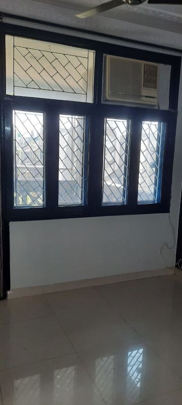 Room in 3 BHK Apartment at Vidya Sagar Apartments, Sector 6 Dwarka – for Rent
