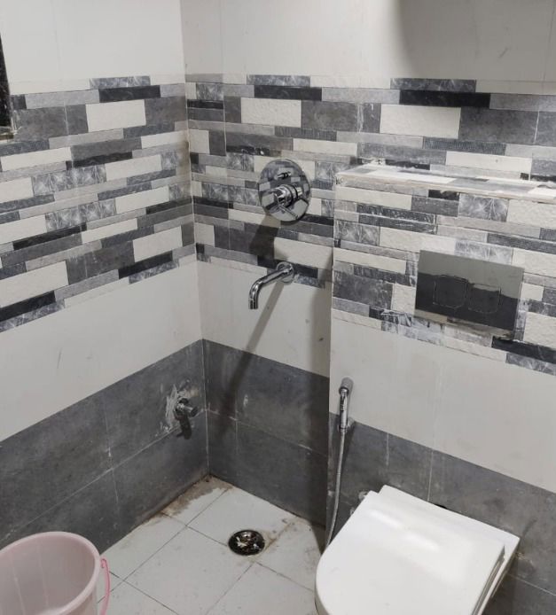 2 BHK + Extra Room 200 Sq.Ft. Builder Floor in Saurabh Niwas