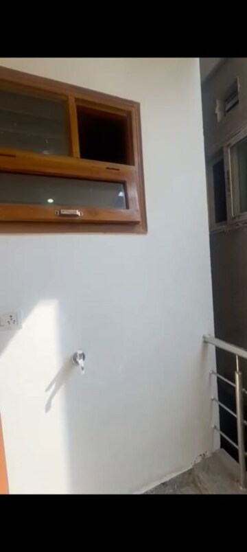 Furnished Amenities in 2 BHK Builder Floor at Gms Road – for Rent