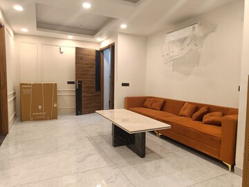 Living Room in 1.5 BHK Builder Floor at Sector 55 – for Rent