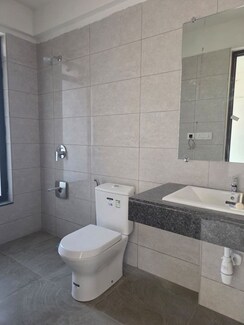 5 BHK Apartment For Rent in Kalpataru Magnus