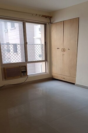 Room in  Apartment at DLF Regency Park II, Sector 27 – for Rent