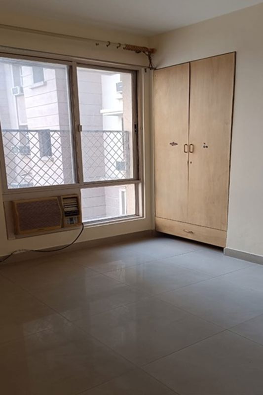 Apartment For Rent in DLF Regency Park II