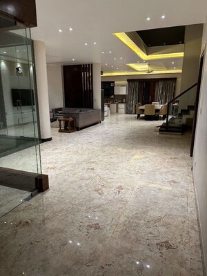 Parking in 3.5 BHK Builder Floor at Phase 2 – for Sale