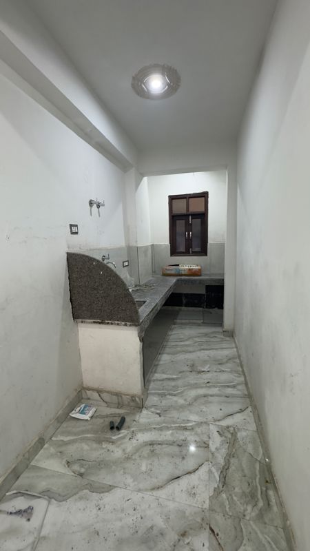 1 BHK + Servant Room Apartment For Rent in Chattarpur