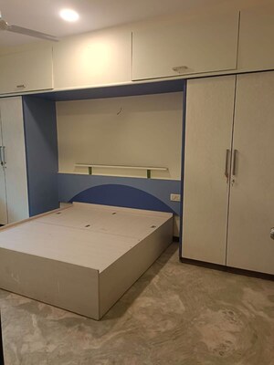 Bedroom in 2 BHK Apartment at Mahim West – for Rent