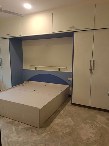 Bedroom in 2 BHK Apartment at Mahim West – for Rent