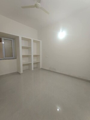 Room in 1 BHK Apartment at Kondapur – for Rent