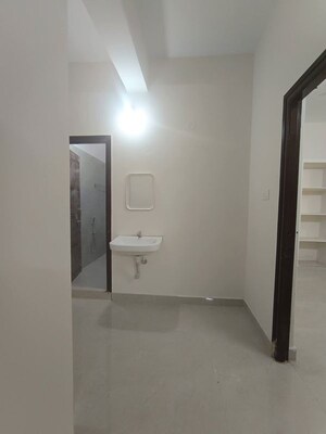 Room in 1 BHK Apartment at Kondapur – for Rent