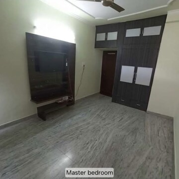 Room in 3 BHK Apartment at Sector 5 – for Sale