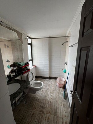 Team Area in 3 BHK Apartment at Unitech Fresco, Sector 50 – for Rent