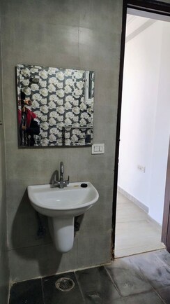 3 BHK + Pooja Room Builder Floor For Sale in Sushant Lok 2