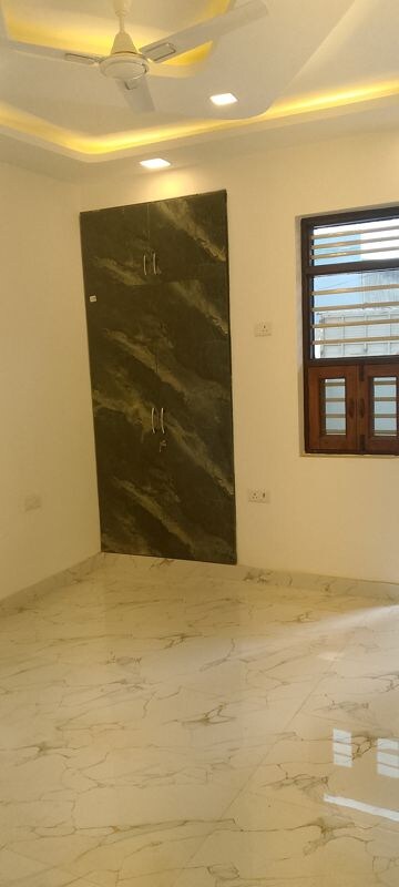 Room in 3.5 BHK Builder Floor at Spring Field, Sector 31 – for Sale