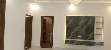 Room in 3.5 BHK Builder Floor at Spring Field, Sector 31 – for Sale