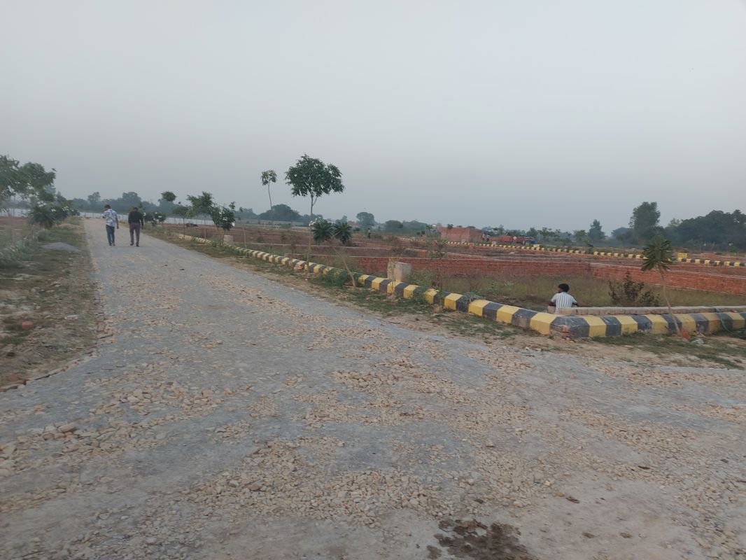Plot For Sale in Raebareli Road