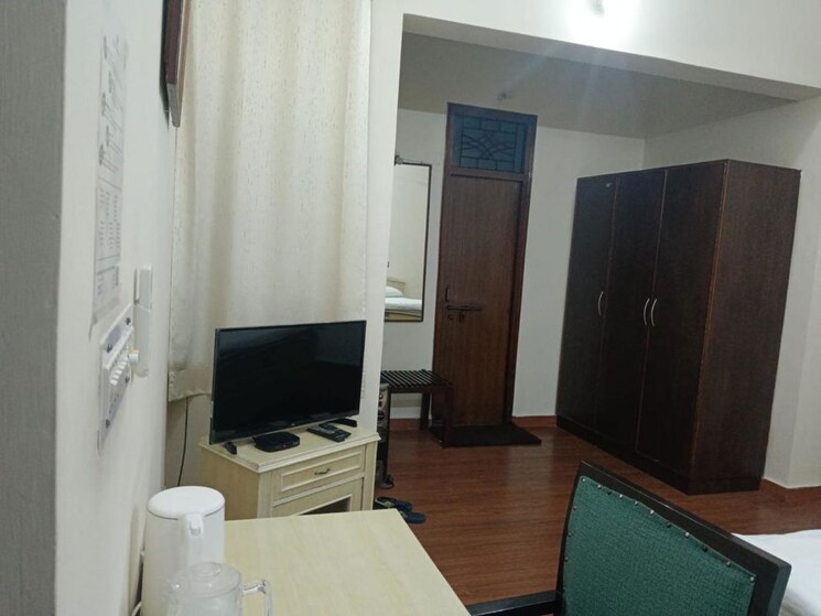 Bedroom, gomti nagar 6 Bedroom 3250 Sq.Ft. Independent House In Gomti Nagar Lucknow 9899112