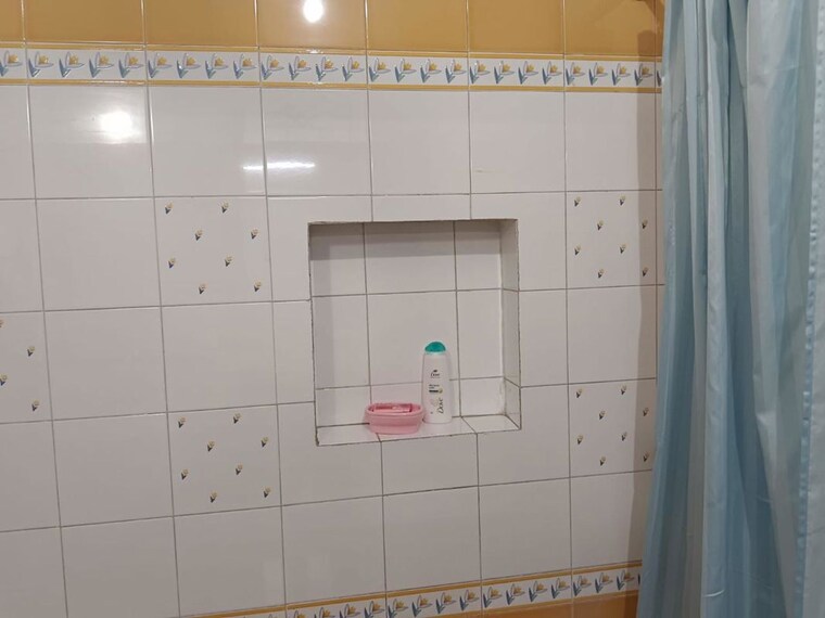 Bathroom, gomti nagar 6 Bedroom 3250 Sq.Ft. Independent House In Gomti Nagar Lucknow 9899112