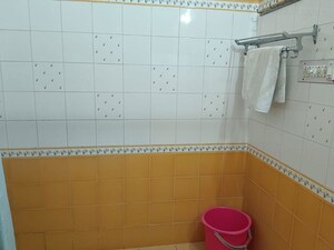 Bathroom in 6 BHK Independent House at Gomti Nagar – for Rent