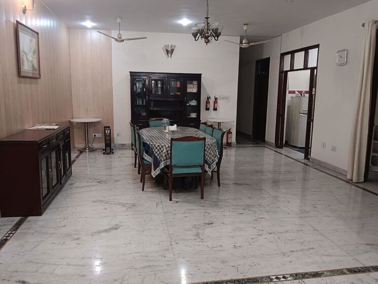  Parking, gomti nagar 6 Bedroom 3250 Sq.Ft. Independent House In Gomti Nagar Lucknow 9899112