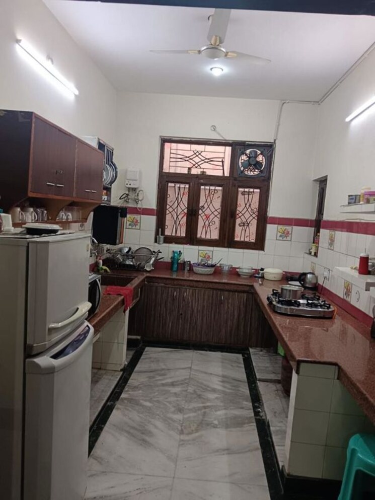 Kitchen, gomti nagar 6 Bedroom 3250 Sq.Ft. Independent House In Gomti Nagar Lucknow 9899112